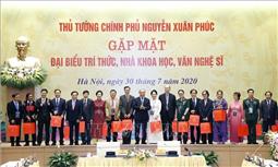 Tạo mọi điều kiện để đội ngũ trí thức, nhà khoa học, văn nghệ sỹ đóng góp nhiều hơn cho đất nước